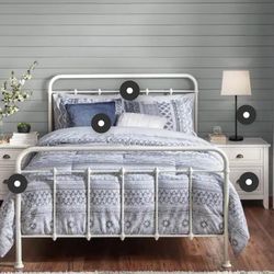 Farmhouse White Metal Twin XL Bed