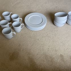 White Dinner Plate, Bowl And Mug Set