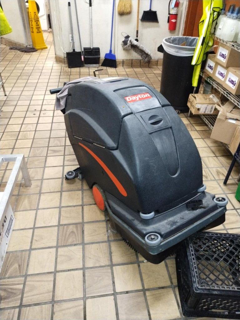 Floor Scrubber/Vacuum