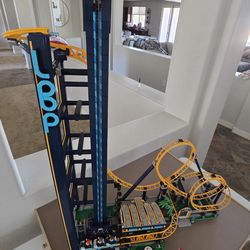 Lego Loop Coaster 10303