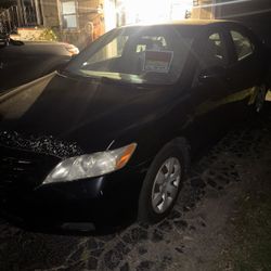 2007 Toyota Camry Standard shift Transmission $3,500 Or BRO.