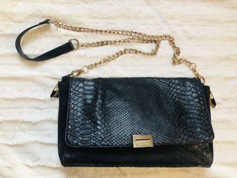 Pour la victoire Black Leather Crossbody Bag