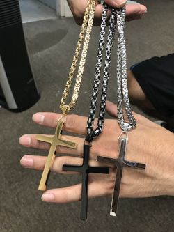 Stainless steel cross pendant with chain