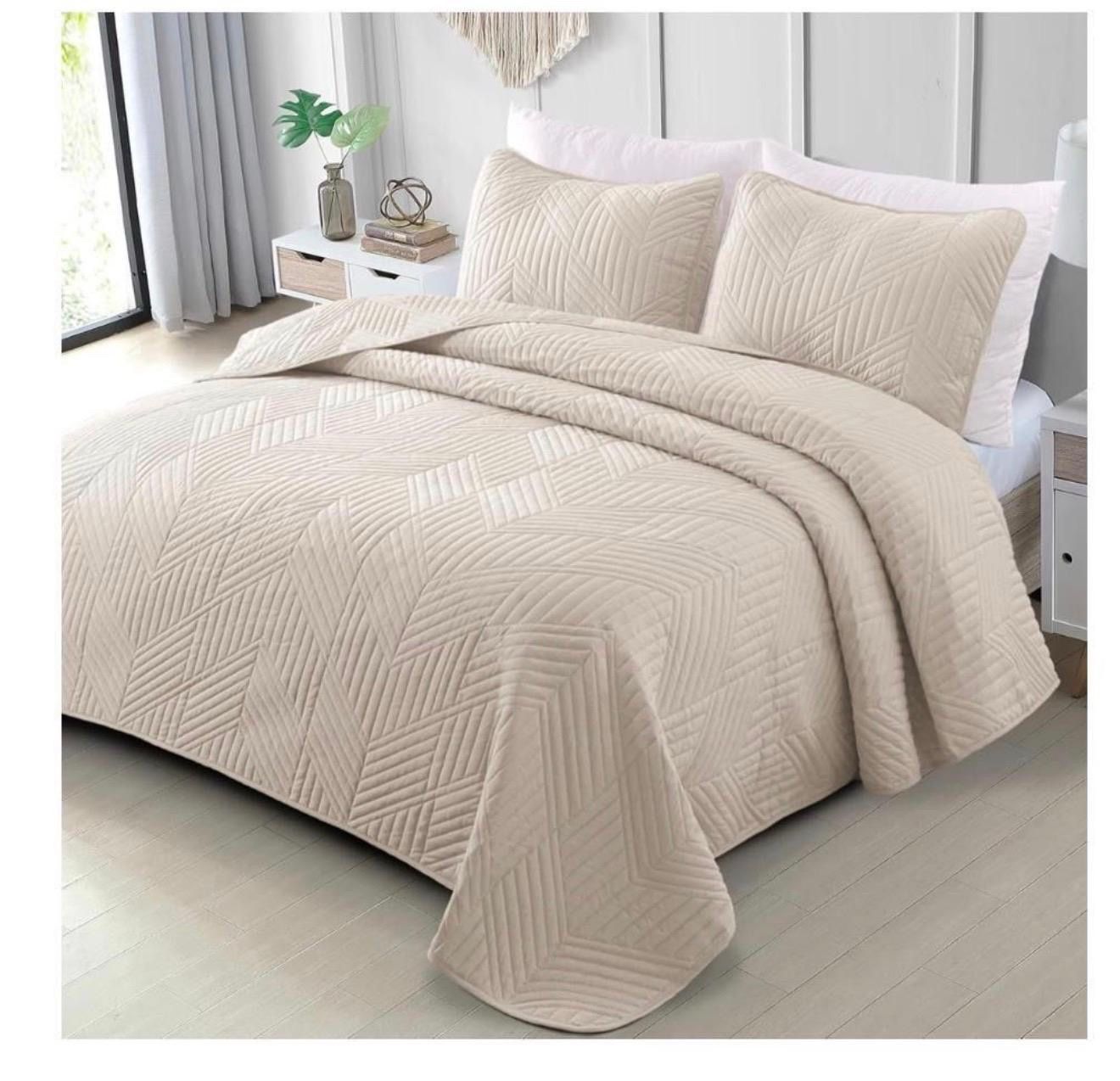 Exclusivo Mezcla Ultrasonic King Quilt Bedding Set, Lightweight Brich Beige Bedspreads Soft Modern Geometric Coverlet Set for All Seasons (1 Quilt and