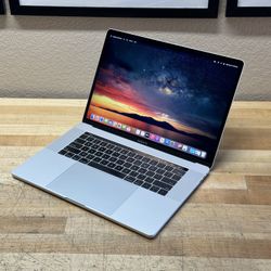 2018 15” MacBook Pro Touch Bar - 2.6 GHz i7 - 16GB - 500GB SSD