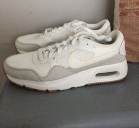 Women’s Nike Air Max Sz 8 👍