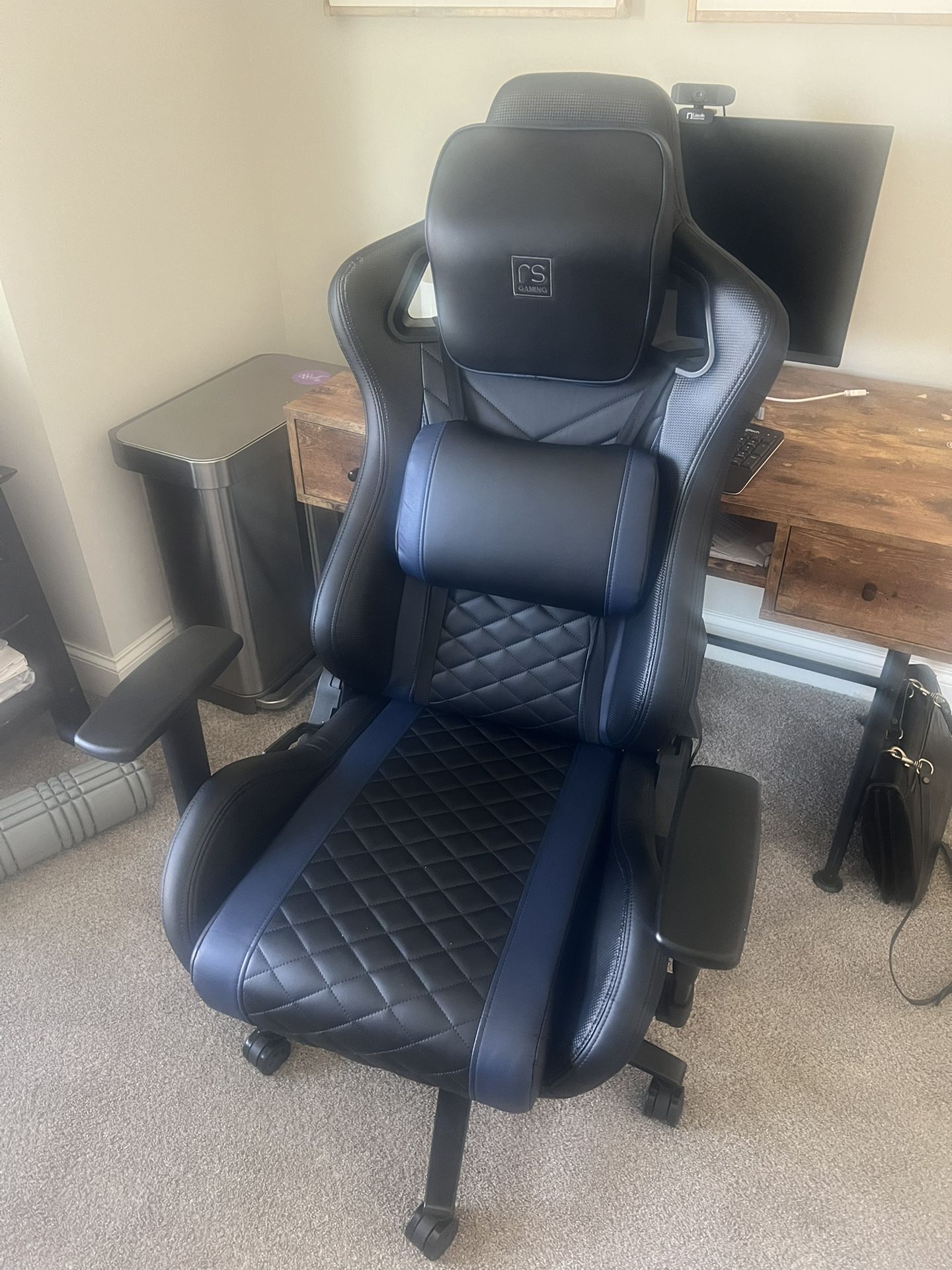 Big Man Office/ Gaming Chair  Black With Blue Trim 