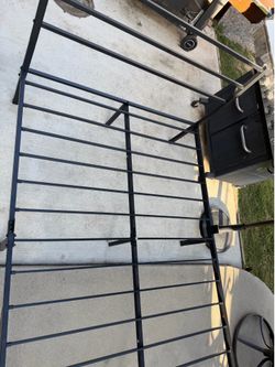 Black Metal Platform Bed Frame – Sturdy & Modern