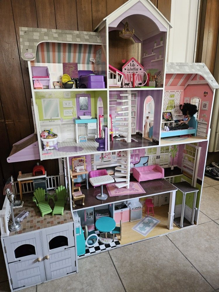 Big Barbie House