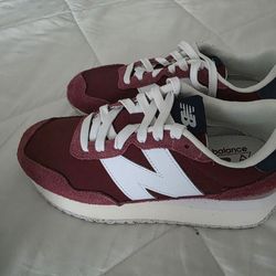 New balance women's shoes size 7.5