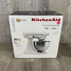 KitchenAid Classic Tilt-Head Stand Mixer 4.5 Quart