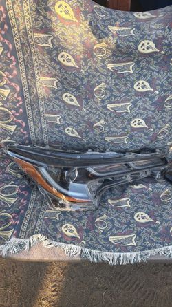 Right side Toyota Corolla headlight