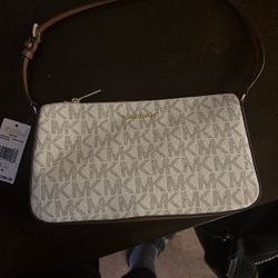 Michael kors purse brand new
