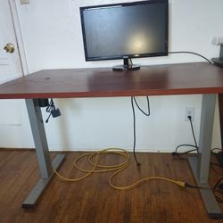 Desk End Table. Chula Vista Broadway near G St 