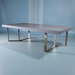 Modern Coffee Table – Minimal Design