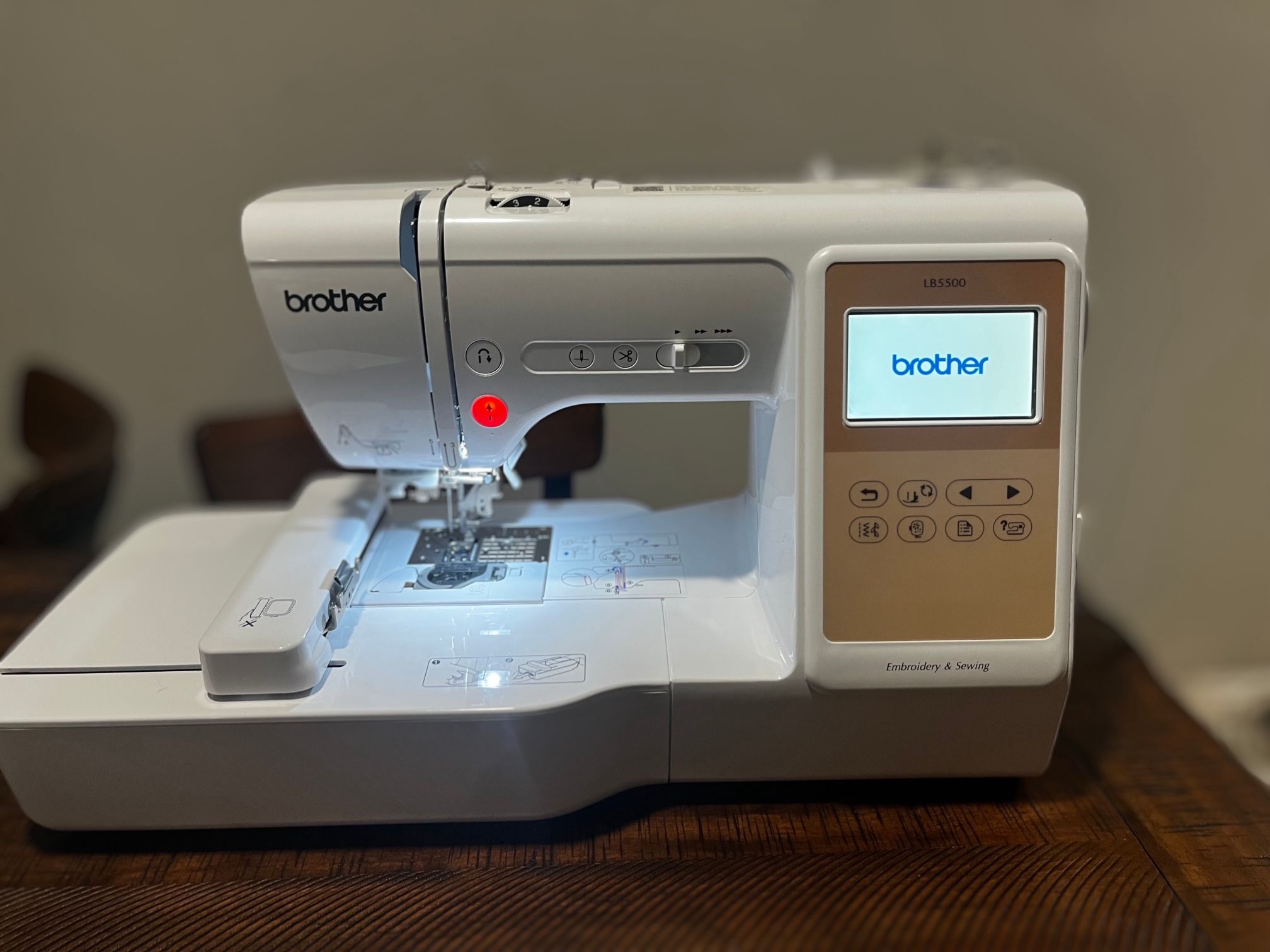 Brother LB5500 Sewing & Embroidery Machine Bundle Kit- Excellent Condition*