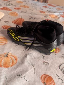 Soccer cleats size 8