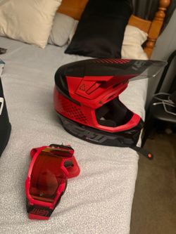 Leatt helmet 8.5