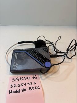 Sanyo RP-66 Vintage AM/FM Pocket Radio Bundle Headphones Parts Repair As Is