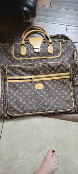 Sold at Auction: 1970's Vintage Louis Vuitton Garment Bag