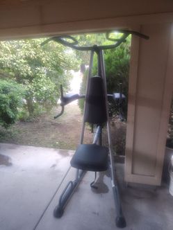 Gold's GYM  workout pull ups