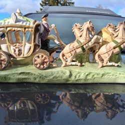 L@@K!  Vintage CAPODIMONTE ITALY Porcelain Cinderella Stagecoach Carriage with Horses ExcellentCondition!....asking $100.00