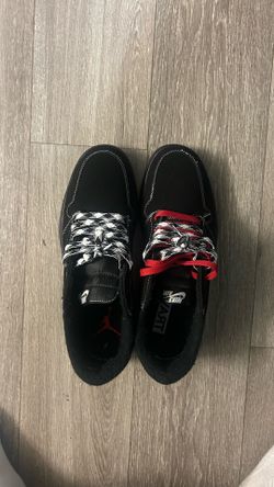 Travis Scott’s hmu for size and price No box