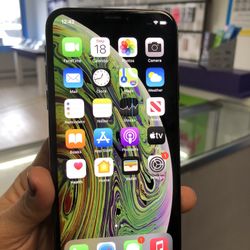 Factory unlocked iPhone x 64 gb, excellent conditions store warranty 