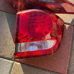 2011-2019 Dodge Journey Passenger Side Taillight 
