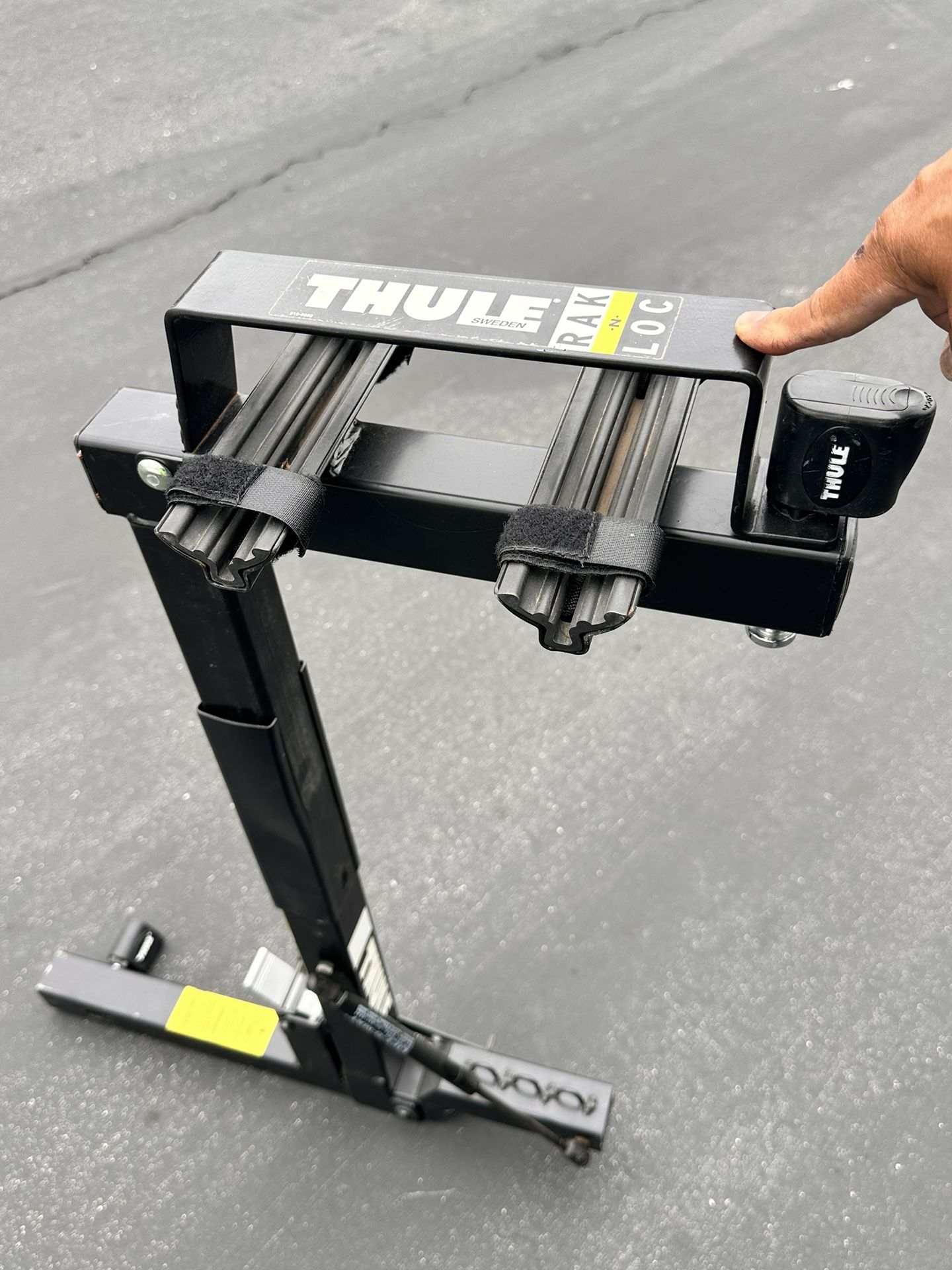 Thule Rak n Loc bike rack hitch mount for Sale in Covina CA OfferUp