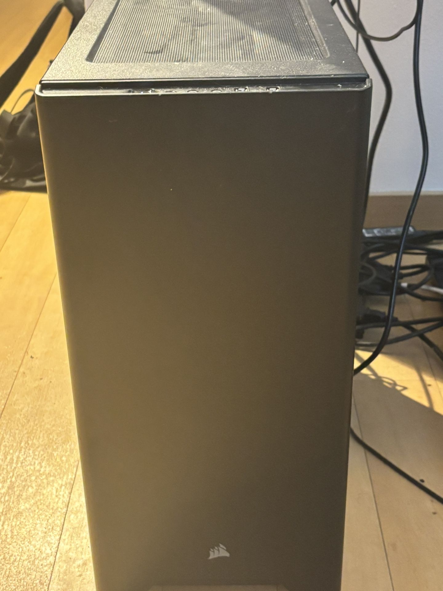 Gaming PC and 2 Monitors