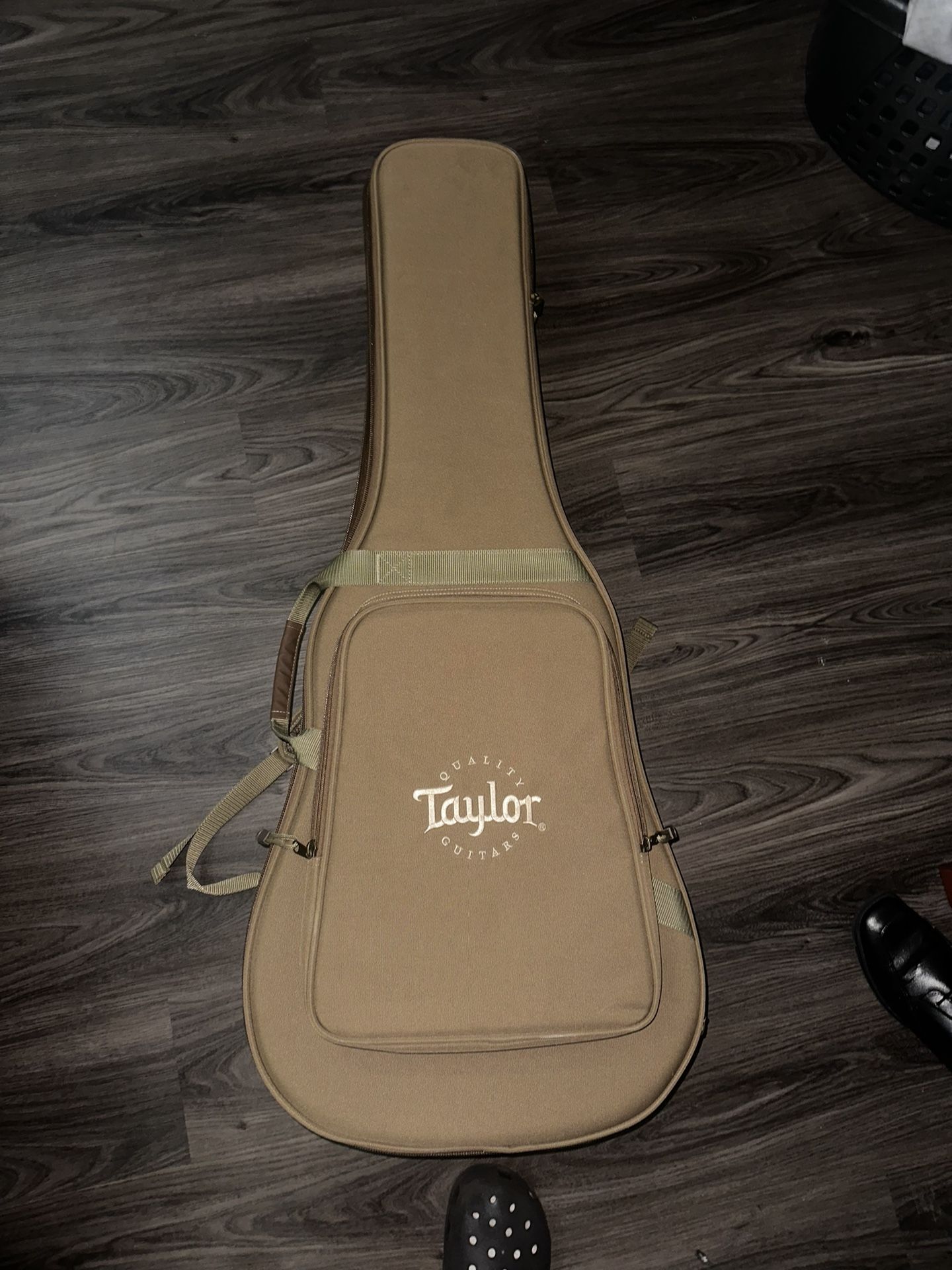 Taylor Baby Taylor Gig Bag Tan + Kyser Acoustic Quick-Change Capo for 6-String Guitars, Gold