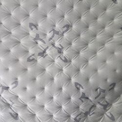Serta Queen Mattress Box Spring Bed 