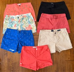 Women’s Shorts Size 6 **LIKE NEW**