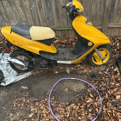 Motor Scooter 