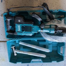 Makita Chippy Hammer 35 pounds