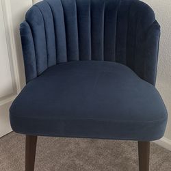 Blue Velvet Accent / Vanity Chair – Like New – Modern Style