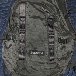 Olive Supreme FW20 Backpack for Sale in Sacramento, CA - OfferUp