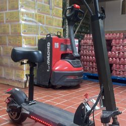 Electric scooter 32 mph with LEDs, turn signals, etc. Needs New Motor