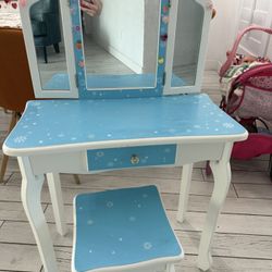 Girls Vanity 