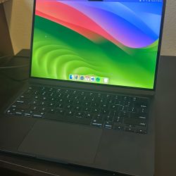 MacBook Air M2 (2022) midnight color