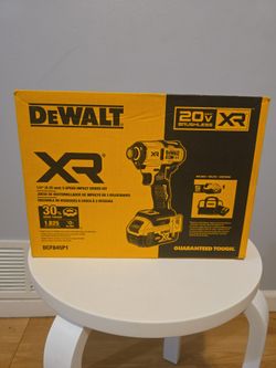 DeWalt 20V XR Brushless Impact Driver Kit DCF845P1