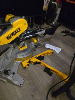 Dewalt mitor saw and bench new