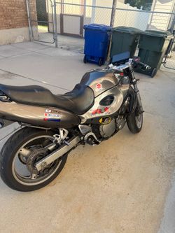 GSX600F SUZUKI