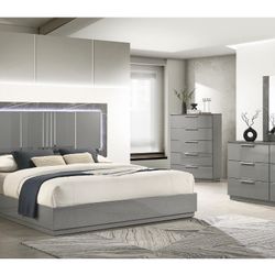 Queen Bedroom Set 