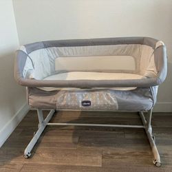 Chicco Next 2 me Bassinet