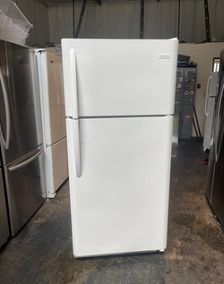 Frigidaire Top Mount White Refrigerator with Energy Efficiency