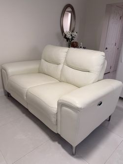 White Leather Power Recliner Sofa – Like New