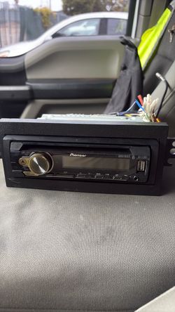 Pioneer DEH-3400BT Car Stereo Receiver