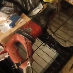 Electric saw saw works good